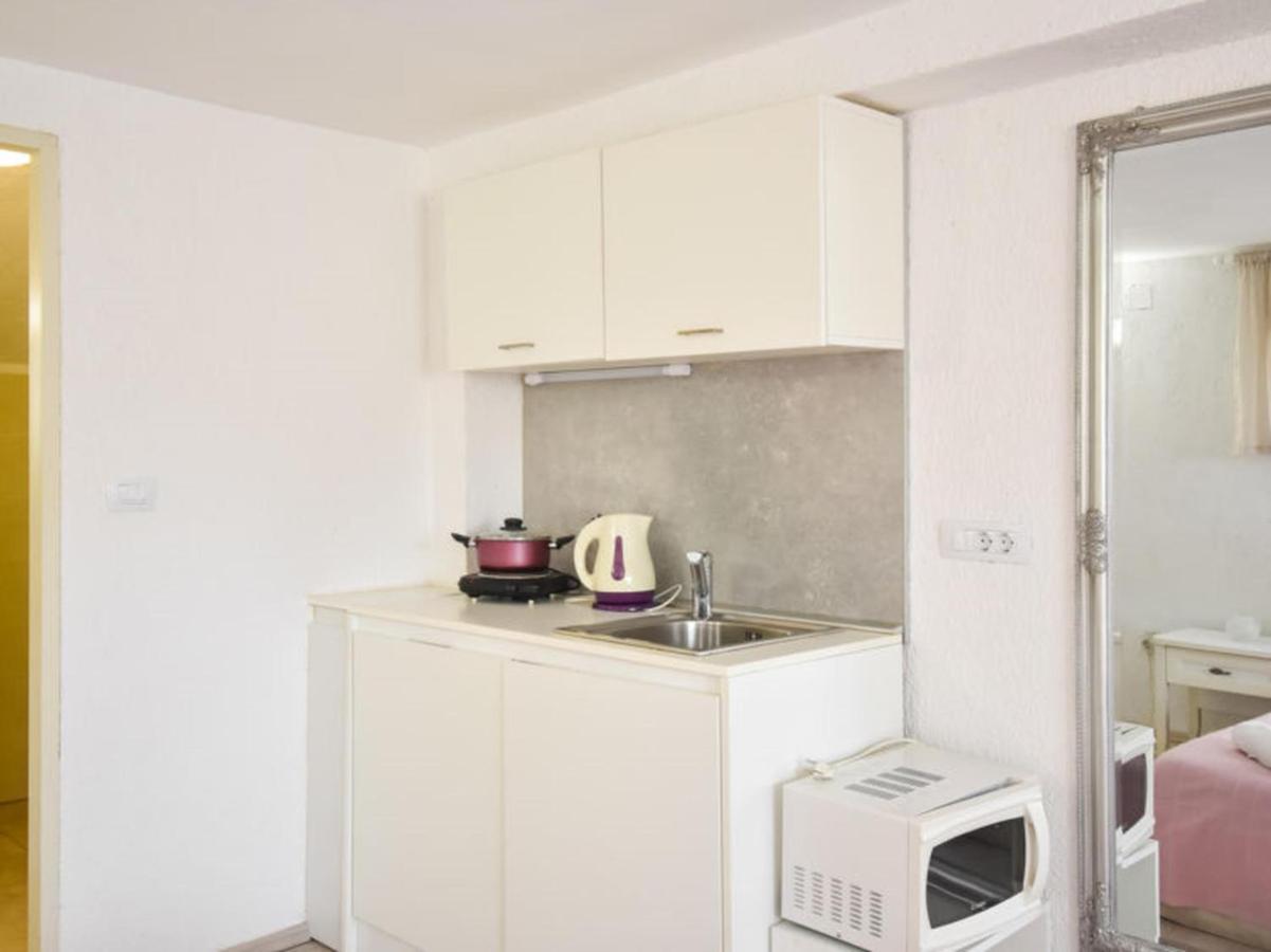 Studios Barre With Jacuzzi Rovinj Luaran gambar