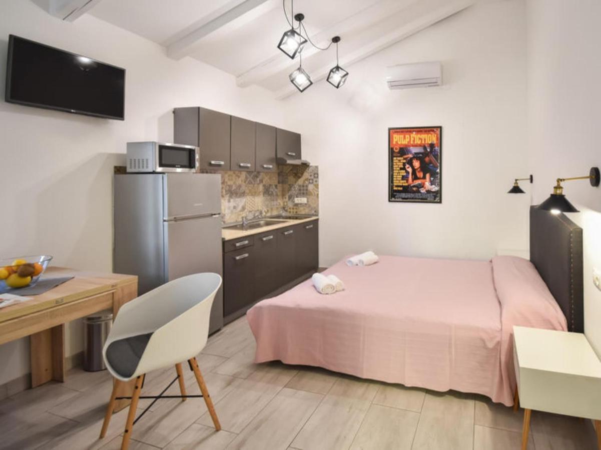 Studios Barre With Jacuzzi Rovinj Luaran gambar