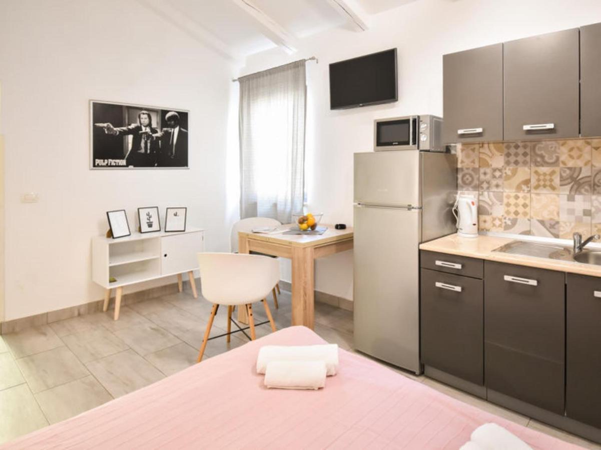 Studios Barre With Jacuzzi Rovinj Luaran gambar