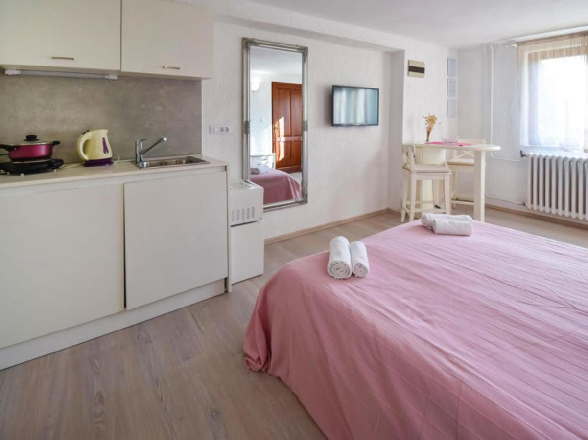 Studios Barre With Jacuzzi Rovinj Luaran gambar