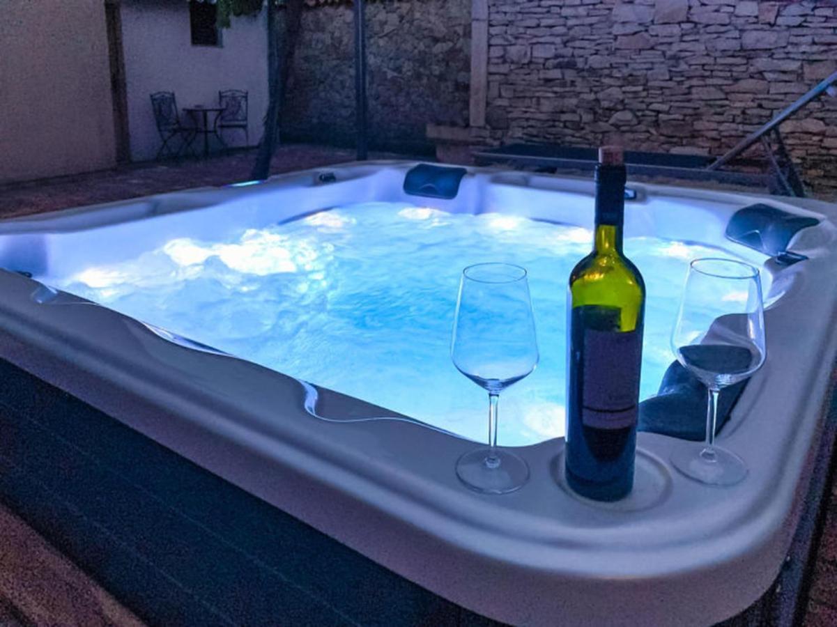 Studios Barre With Jacuzzi Rovinj Luaran gambar